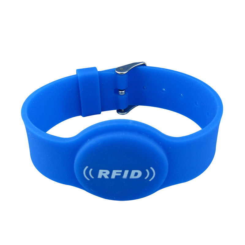 Как силиконовые RFID-браслеты могут повысить безопасность и удобство современных мероприятий?